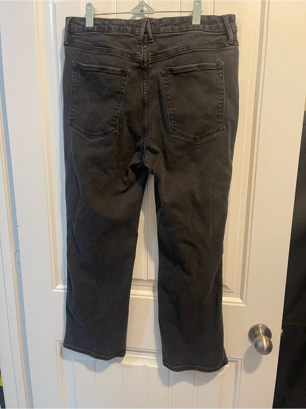 Good American Straight-Leg Jeans in Washed Black Good Curve Style